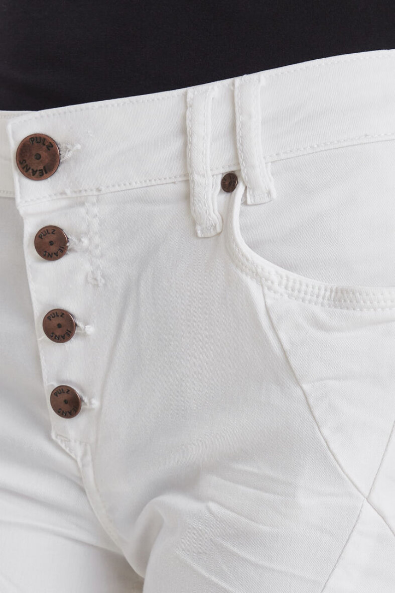 Pulz. Smarte bukser fine detaljer lommerne. med 4 knappe