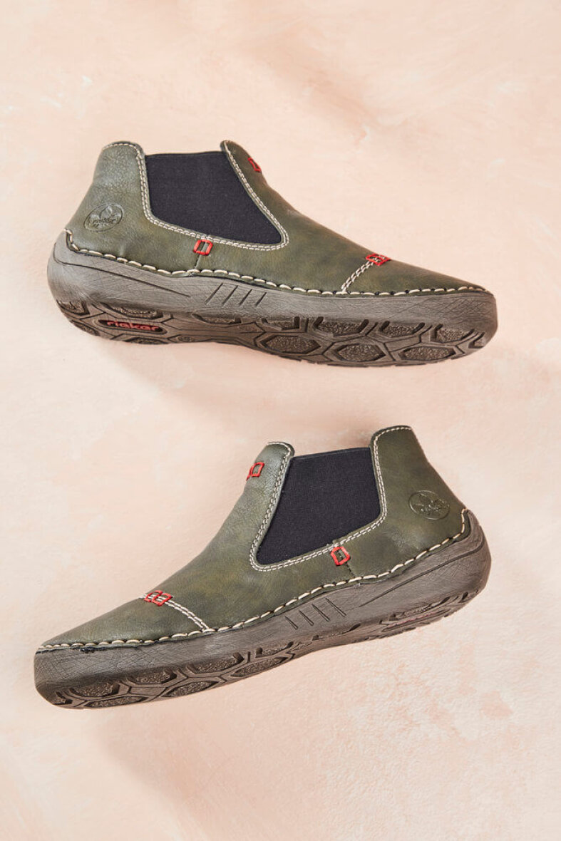 grøn sko fra Rieker med