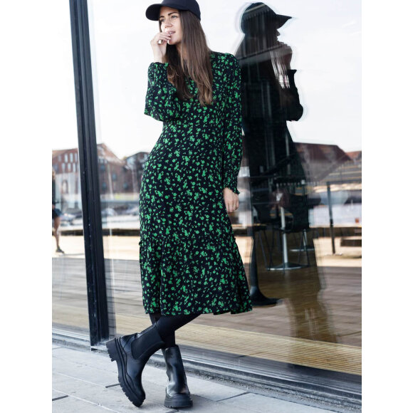 Neo Noir Kjole Sort m/grøn - Mellemlange kjoler - Neo Noir