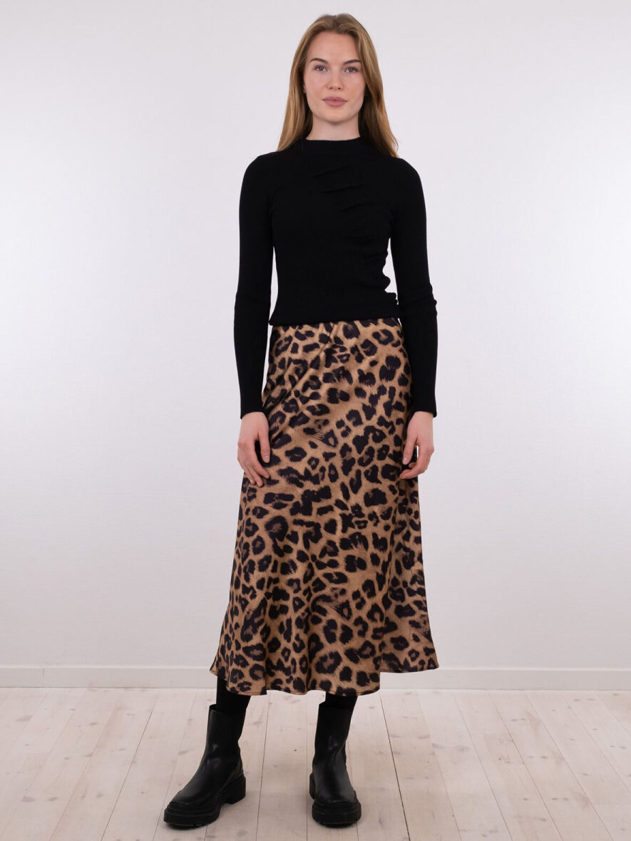 Midi lang nederdel med leopardprint. Fri fragt
