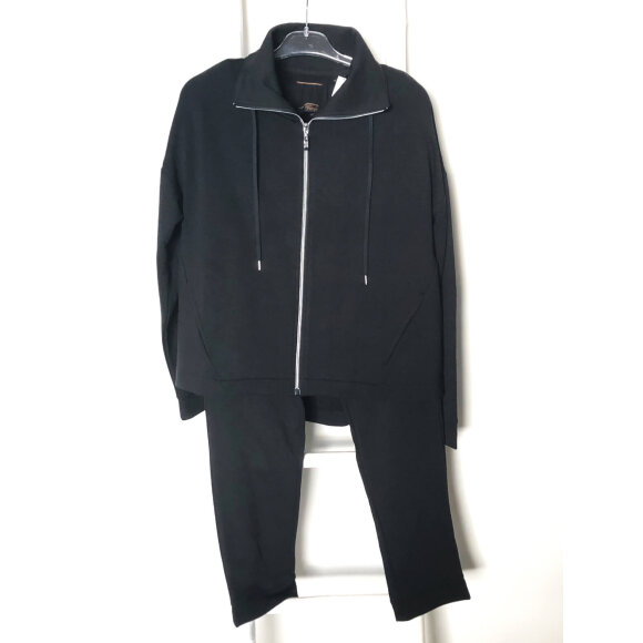 Triumph Tracksuit Sort - Nattøj og Morgenkåber - Triumph