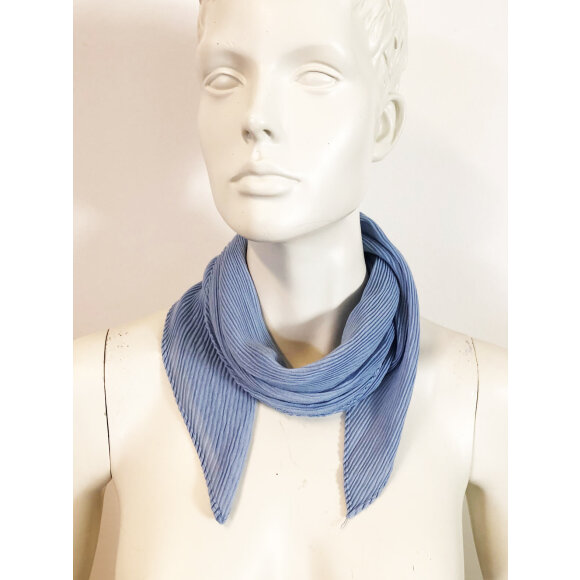 jk necklace - Jk Necklace tørklæde lys blå