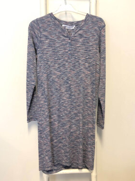 Femilet natkjole - Nattøj og Morgenkåber - femilet