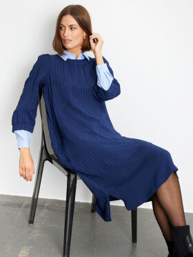 in Front Kjole - Mellemlange kjoler - IN FRONT