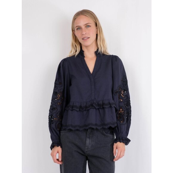 Neo Noir - Neo Noir bluse