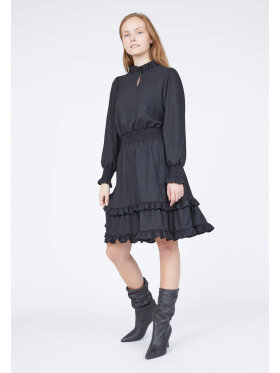 Sisters Point kjole sort - Mellemlange kjoler - Sisters Point Sisters Point kjole sort - Mellemlange kjoler - Sisters Point