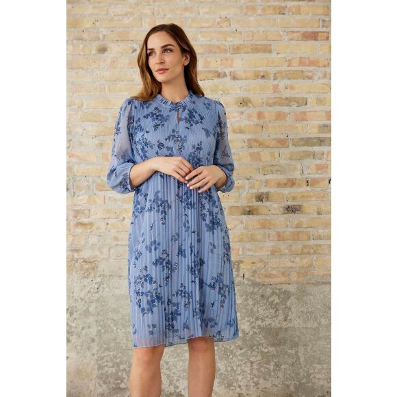 In Front Kjole Lyseblå - Mellemlange kjoler - IN FRONT