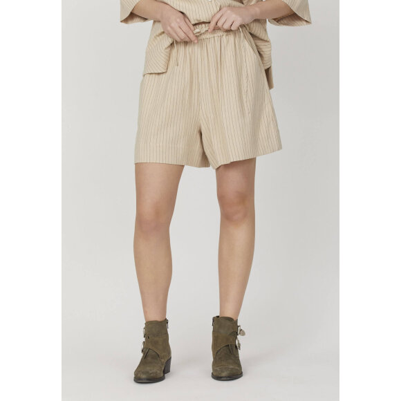 love & divine - Love & Divine Shorts