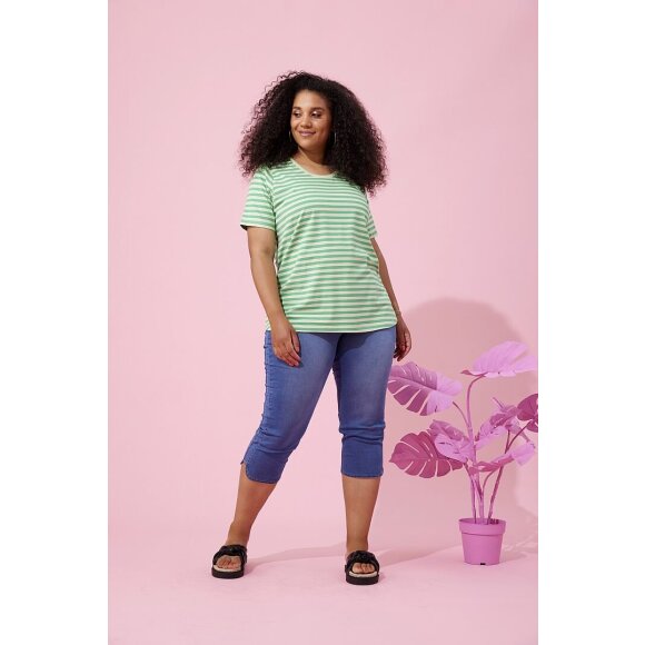 Zhenzi t-shirt grøn stribet - Overdele til Plus size - Zhenzi Zhenzi t-shirt grøn stribet - Overdele til Plus size - Zhenzi