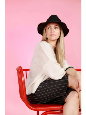 Black Colour - Black Colour Hat sort