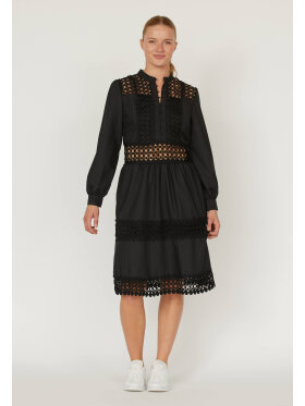 Sisters Point Kjole - Mellemlange kjoler - Sisters Point