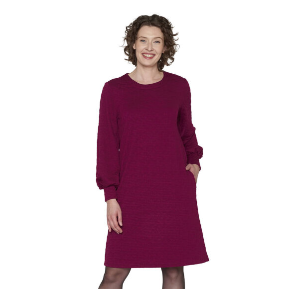 Brandtex kjole - Mellemlange kjoler - Brandtex Brandtex kjole - Mellemlange kjoler - Brandtex