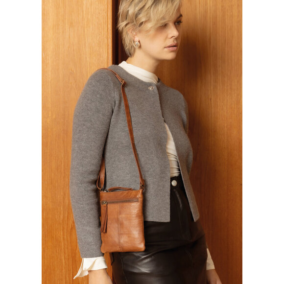 Re:Designed Oulu urban - Walnut - Tasker & Punge - Re:designed Re:Designed Oulu urban - Walnut - Tasker & Punge - Re:designed