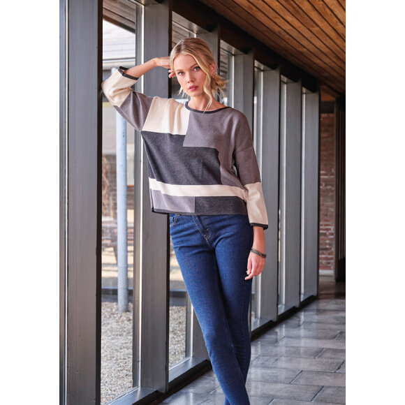 Skovhuus strik - Lækre striktrøjer til kvinder - Skovhuus Skovhuus strik - Lækre striktrøjer til kvinder - Skovhuus