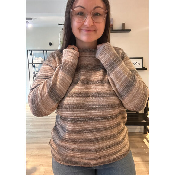 Signature strik - Lækre striktrøjer til kvinder - Signature