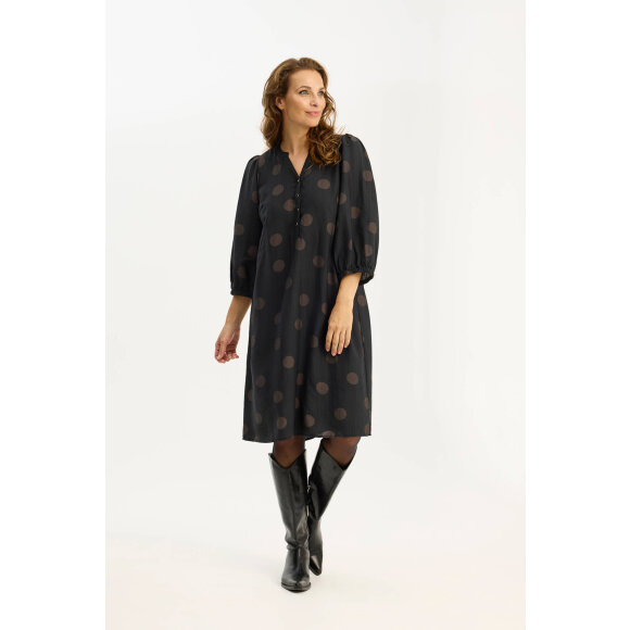 IN FRONT - In Front Kjole IN FRONT - In Front Kjole