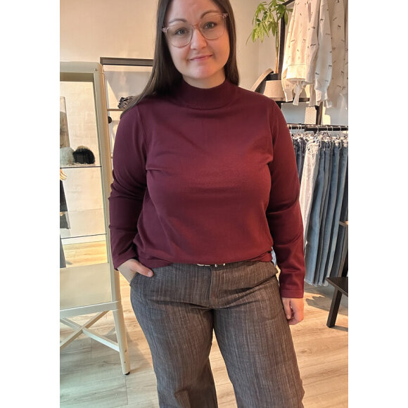 Signature strik - Lækre striktrøjer til kvinder - Signature Signature strik - Lækre striktrøjer til kvinder - Signature