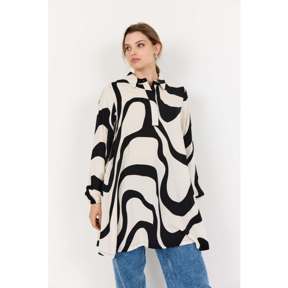 Wasabiconcept tunika/kjole - sort - Overdele til Plus size - Wasabiconcept