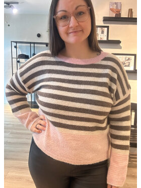 MARTA - Marta Strik - strib MARTA - Marta Strik - strib