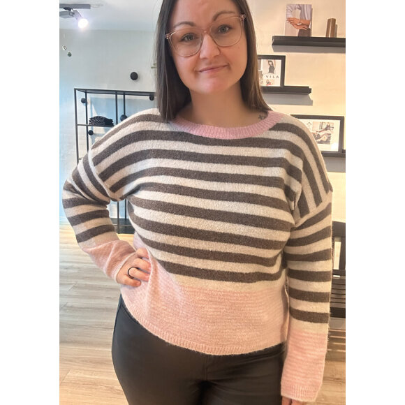 MARTA - Marta Strik - strib MARTA - Marta Strik - strib