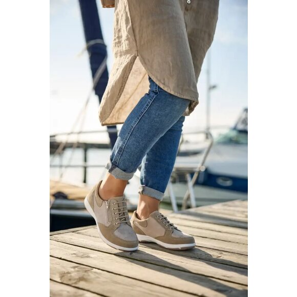 New Feet - New feet sneakers - sand