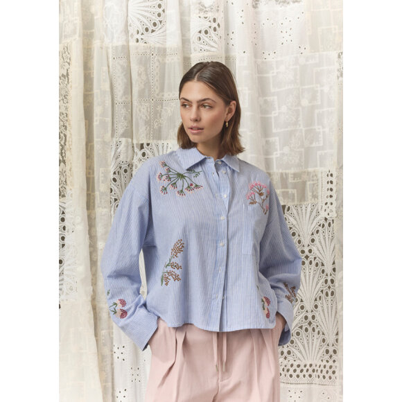 Love & Divine Skjorte - Stribet/brodering  - Skjorter til kvinder - love & divine