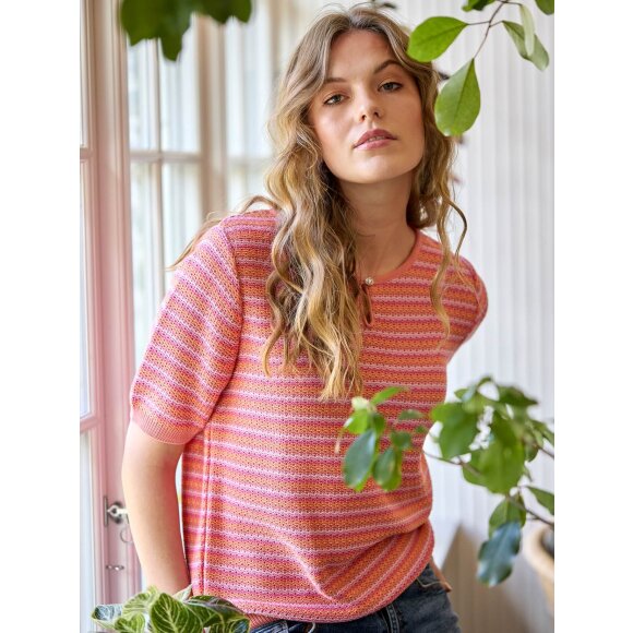 Skovhuus Strik - Pink/orange stribet - Lækre striktrøjer til kvinder - Skovhuus