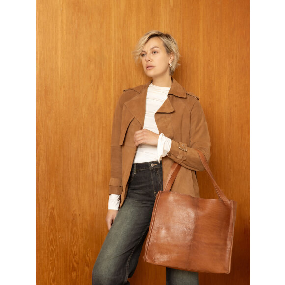 Re:designed - Aro Urban - walnut - Tasker & Punge - Re:designed