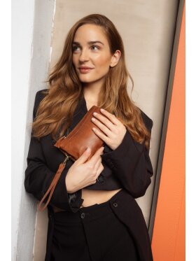 Re:designed - Lisa urban - walnut - Tasker & Punge - Re:designed