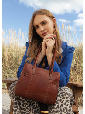 Re:designed - Nellie Small - cognac - Tasker & Punge - Re:designed