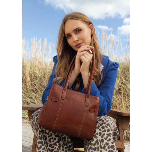 Re:designed - Nellie Small - cognac - Tasker & Punge - Re:designed