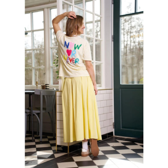 Marta T-shirt - gul/hvid - Dame - T-shirts - MARTA