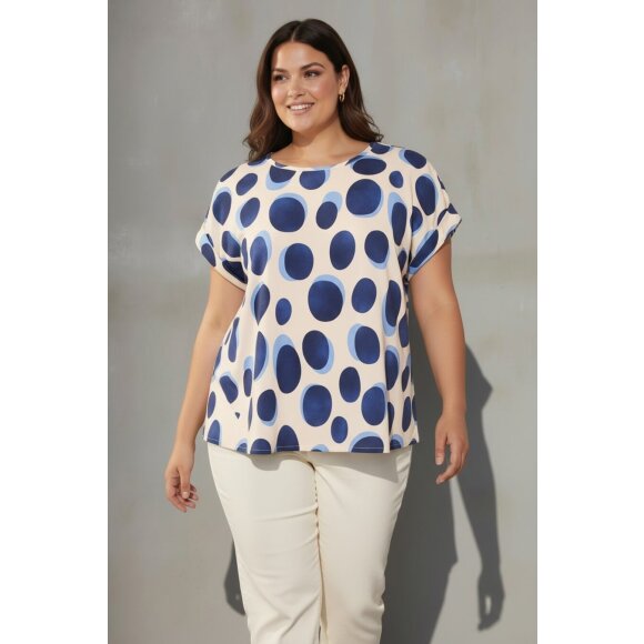 Cassiopeia bluse - blå mix - Overdele til Plus size - CASSIOPEIA