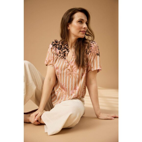 In Front Bluse - caramel/print - Dame - Bluser - IN FRONT