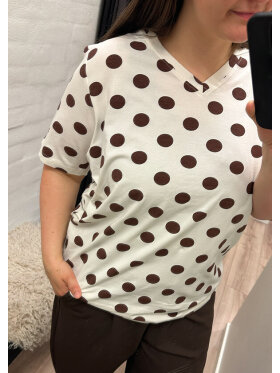 Cassiopeia t-shirt - brun/prikker - Overdele til Plus size - CASSIOPEIA