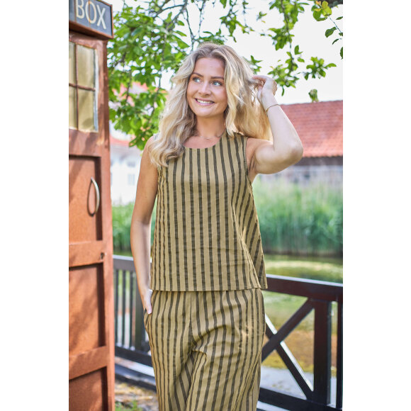 Black Colour Top - Army - Toppe til dame - Sommertoppe mm. - Black Colour Black Colour Top - Army - Toppe til dame - Sommertoppe mm. - Black Colour