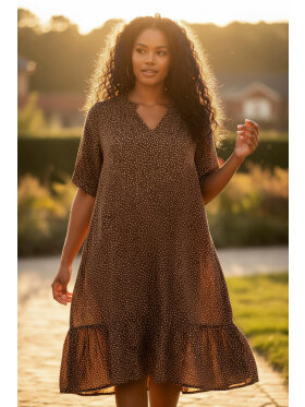 Cassiopeia kjole - Kjoler til plus size kvinder - CASSIOPEIA Cassiopeia kjole - Kjoler til plus size kvinder - CASSIOPEIA