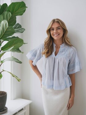 Neo Noir Bluse - lyseblå - Dame - Bluser - Neo Noir Neo Noir Bluse - lyseblå - Dame - Bluser - Neo Noir