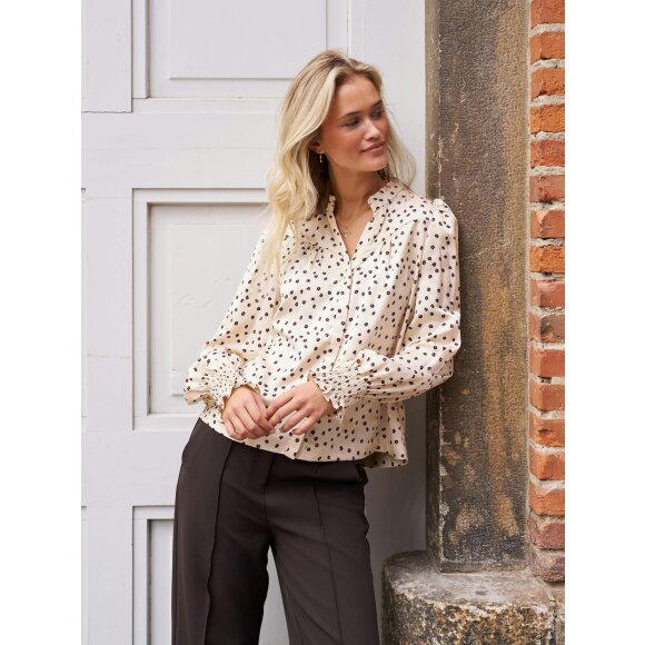 Neo Noir skjorte - creme/blomster  - Skjorter til kvinder - Neo Noir