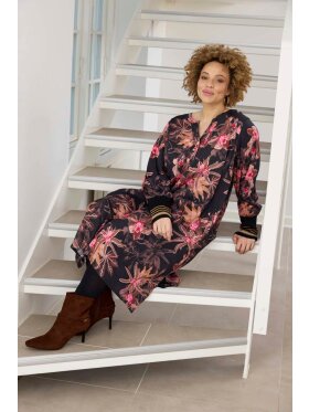 Zhenzi kjole - Loren - Kjoler til plus size kvinder - Zhenzi Zhenzi kjole - Loren - Kjoler til plus size kvinder - Zhenzi