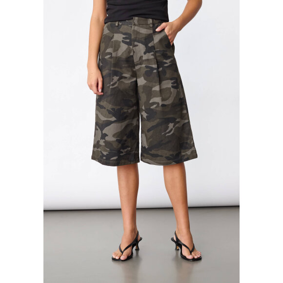 Sisters Point - bermuda shorts - camouflage  - Dame - Shorts & Knickers - Sisters Point