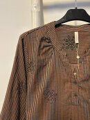 Cassiopeia bluse - Elissa - Brown combi - Overdele til Plus size - Cassiopeia