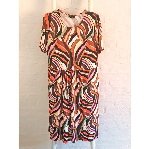 Signature Kjole - Mellemlange kjoler - Signature Signature Kjole - Mellemlange kjoler - Signature